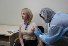 Первые лица областного правительства защитили себя от гриппа в ГКБ №1